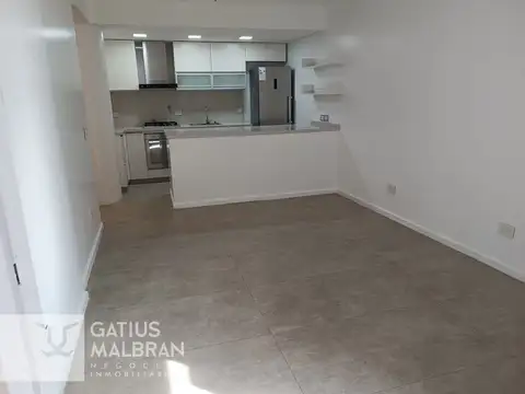 Luminoso 3 ambientes en Caballito con cochera y baulera