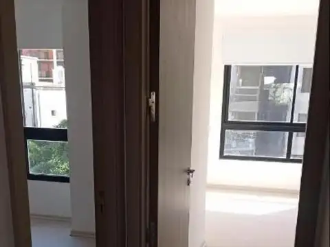 DEPTO DE 3 AMB DE CATEGORÍA CON BALCÓN Y COCHERA Opcional