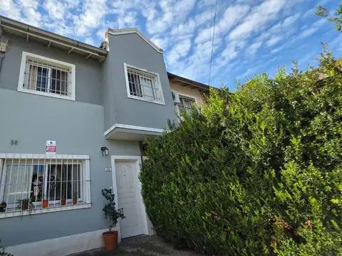 VENTA PH 4 AMBIENTES COCHERA PATIO PILAR CENTRO