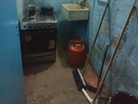 Local en Venta en Isidro Casanova, USD 42.000