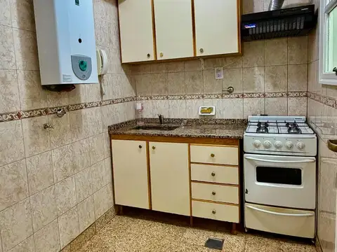VENTA CON RENTA - 2 amb. c/patios Superficie 57M2 - FACULTAD