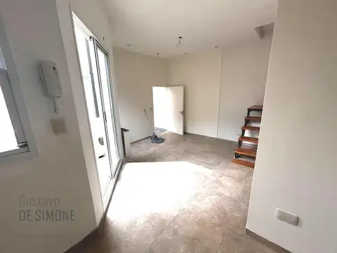 Depto Tipo Casa en Venta de 2 ambientes