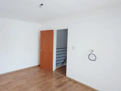 Depto Tipo Casa en Alquiler de 2 dormitorios