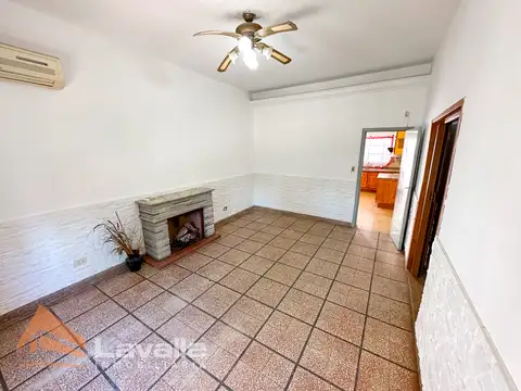 Casa 3 ambientes con 1 baño