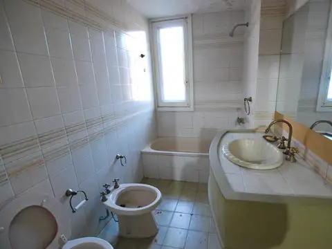 Local en Alquiler en San Isidro Libertador / Lasalle, USD 4.000