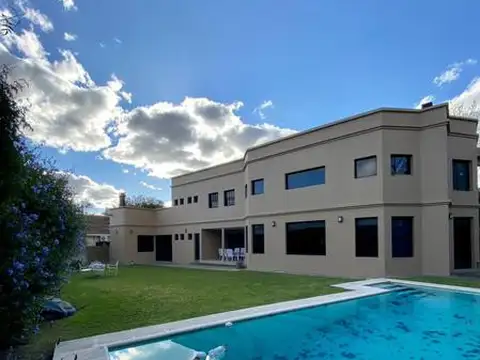 Casa en Venta en Gonnet [Cod: 7253-445]