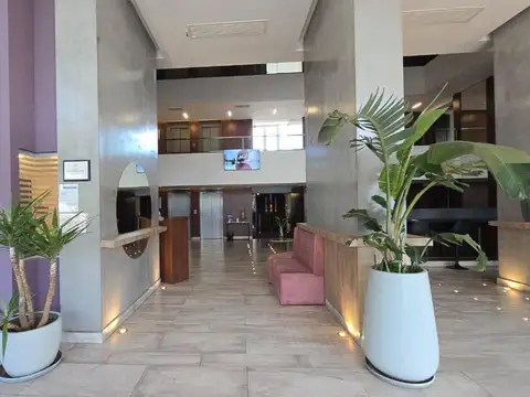 VENTA-OFICINA-EN IMPORTANTE HOTEL DE ROSARIO-BV. RONDEAU 100-ROSARIO