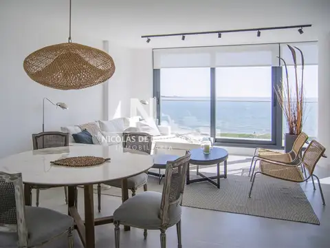 En venta hermoso departamento en Mansa con vista al mar. Torre Venetian.