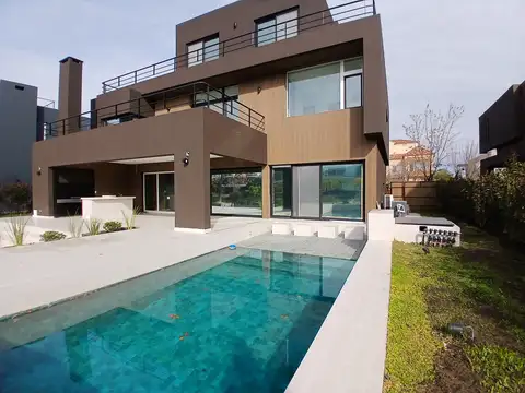Casa en Alquiler de 5 dormitorios