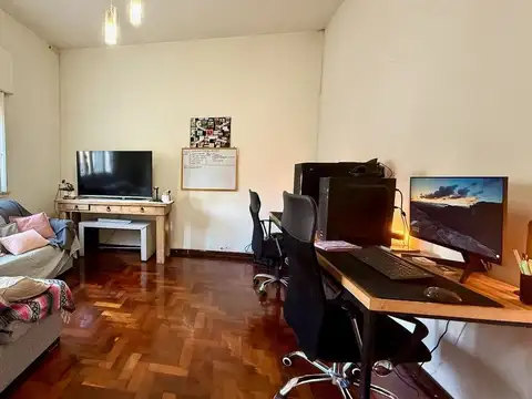 Venta PH 4 ambientes en Moron Centro