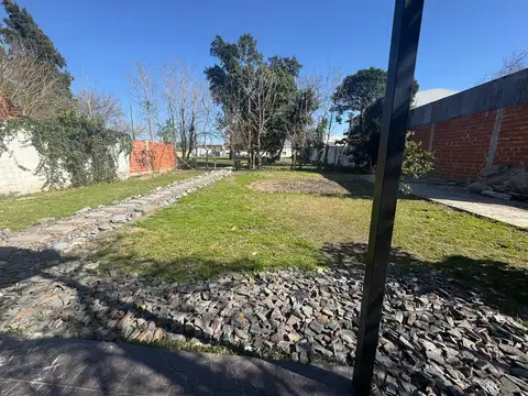 PH 2 ambientes con parque en planta baja en alquiler en Paso Del Rey