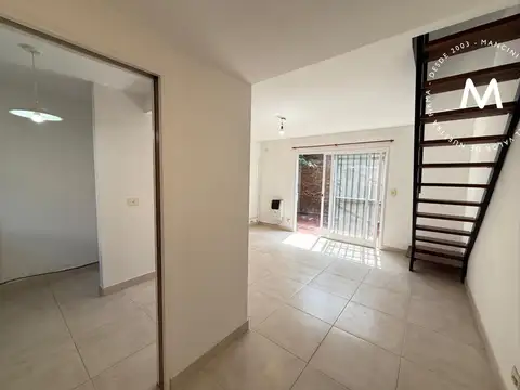 Depto Tipo Casa en Alquiler de 2 dormitorios