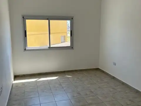 Casa en Alquiler con 1 cochera