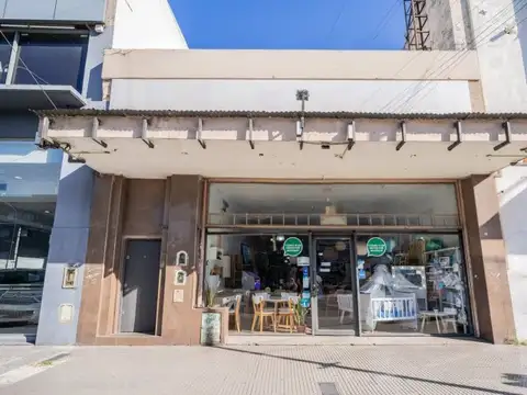 Local en Venta 64 años