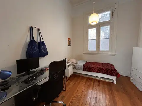 Avenida Rivadavia 4100, Piso 1