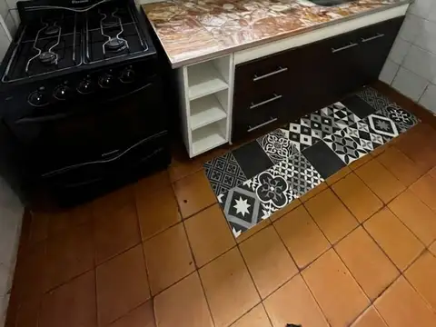 Depto Tipo Casa en Alquiler en Lomas del Mirador, $ 600.000