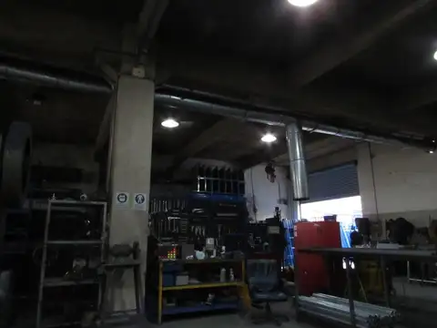 Galpon en Venta 50  mts Fondo