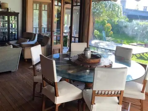 Casa en Alquiler Temporal con 2 cocheras