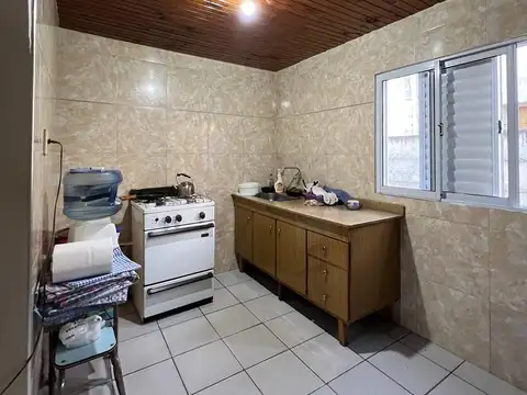 Casa 2 ambientes con 1 baño