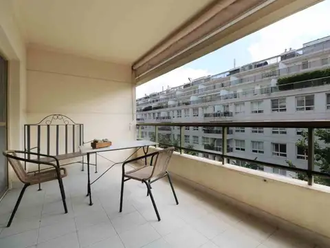 VENTA 4 AMB. CATEGORIA EN P.MADERO CON COCHERA