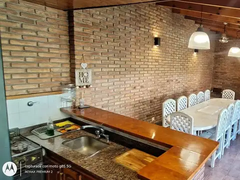 Casa 5 ambientes con 3 baños