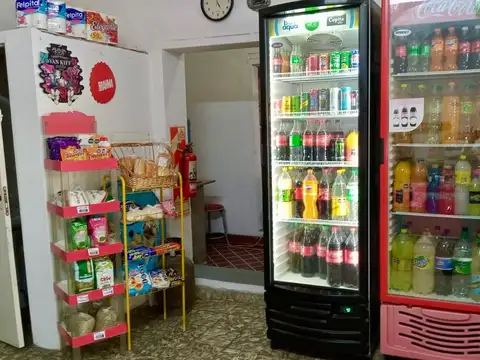 Casa 8 ambientes con 4 baños