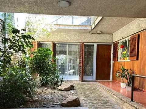 Casa 6 ambientes con 4 baños