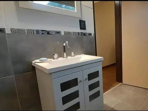 Casa en Venta con 4 cocheras