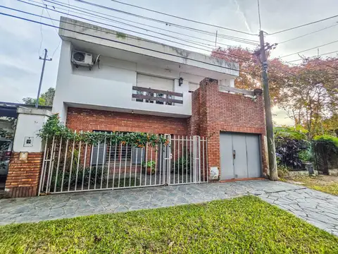 VENTA - Casa de 250m2 con 4 dormitorios a cuadras del rio - Barrio Paraíso, BAIGORRIA