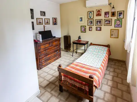Casa 5 ambientes con 2 baños