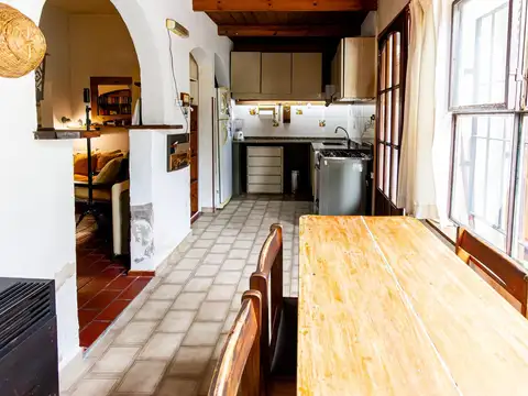Casa en Venta, 5 Ambientes con Hermoso Jardin