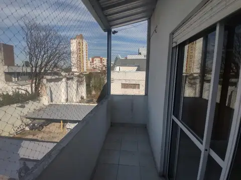 Departamento en Alquiler en Villa Ballester, $ 550.000