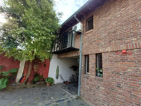 Casa en venta - Lomas la Merced - Beccar - 4 dormitorios - jardín - quincho - pileta