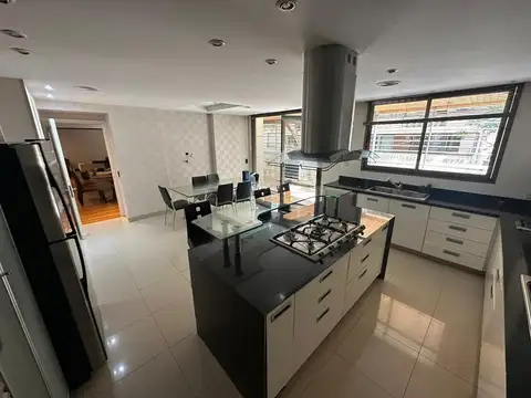 Departamento en Venta con 3 cocheras