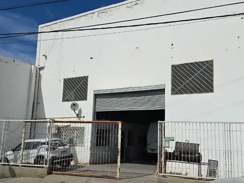 Alquilo Galpón 400m2 Frente a Colectora