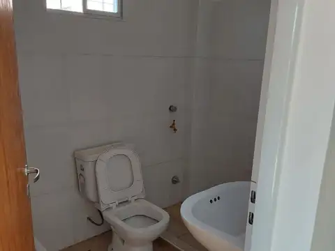 GALPON EN ALQUILER SOBRE RUTA 16 PROXIMO AL PEAJE MAKALLE