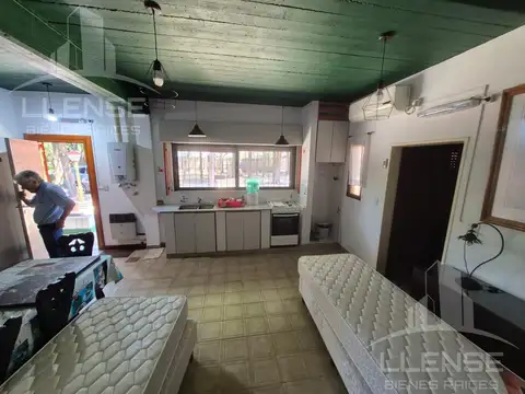 Casa 3 ambientes sobre lote de 1244m2 con pileta y quincho en venta - Ranelagh