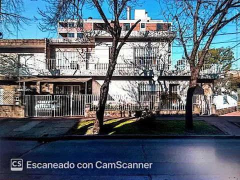 VENTA CASA 3 DORMITORIOS COCHERA B. ARROYITO