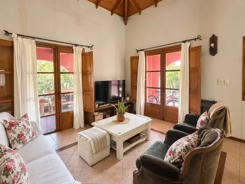 Casa en Venta con 4 cocheras