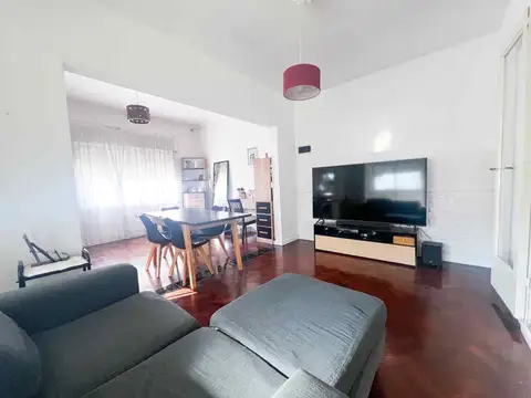 VENTA CASA 3 AMBIENTES JARDIN PILETA BANFIELD