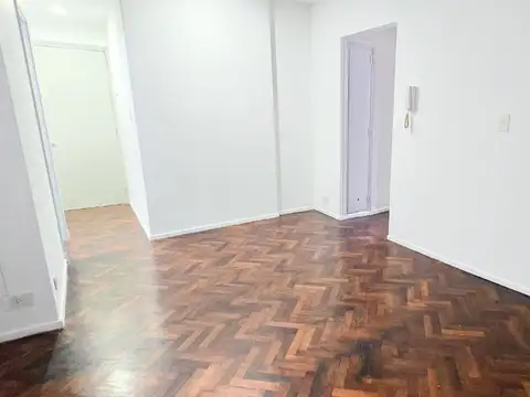 Avenida Hipólito Yrigoyen 1500