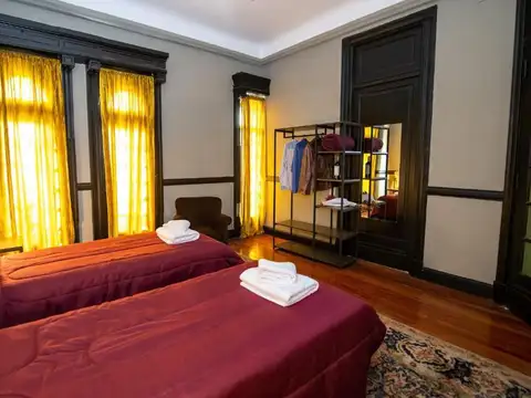 Venta Edificio con 23 departamentos + Local con Renta en Monserrat