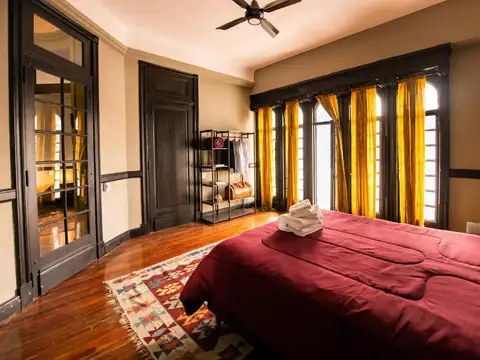Venta Edificio con 23 departamentos + Local con Renta en Monserrat