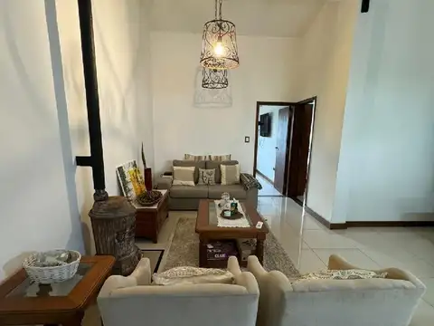 CF1188 - CASA EN VENTA Z/ BAHÍA EL BRETE