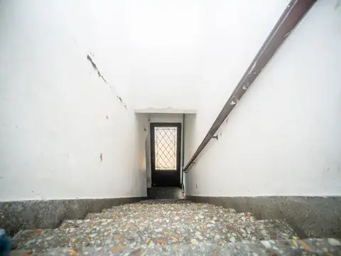 Venta esquina con local, vivienda y terraza. Ideal uso mixto. El Palomar