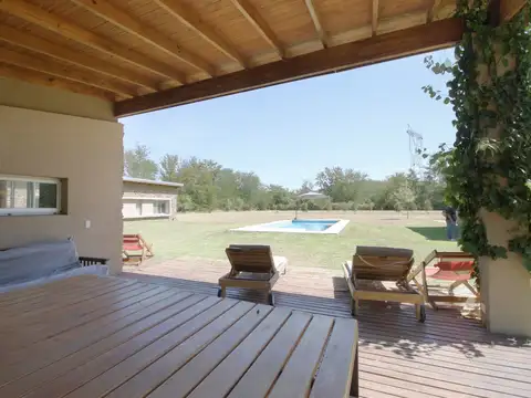 Casa en Venta con 2 cocheras