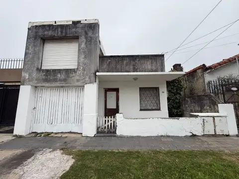 Ph 4 amb en venta al frente c/ cochera y jardín