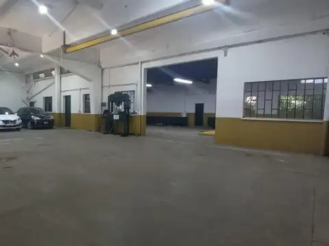 Bloque: Galpon + 3 deptos, a 20 mts de Panamericana-Escobar