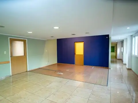 Se vende Piso de  Oficinas  en Córdoba y Sarmiento