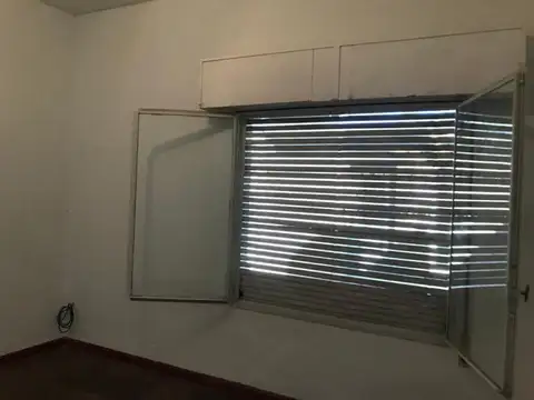 CASA EN ALQUILER - ROLDAN